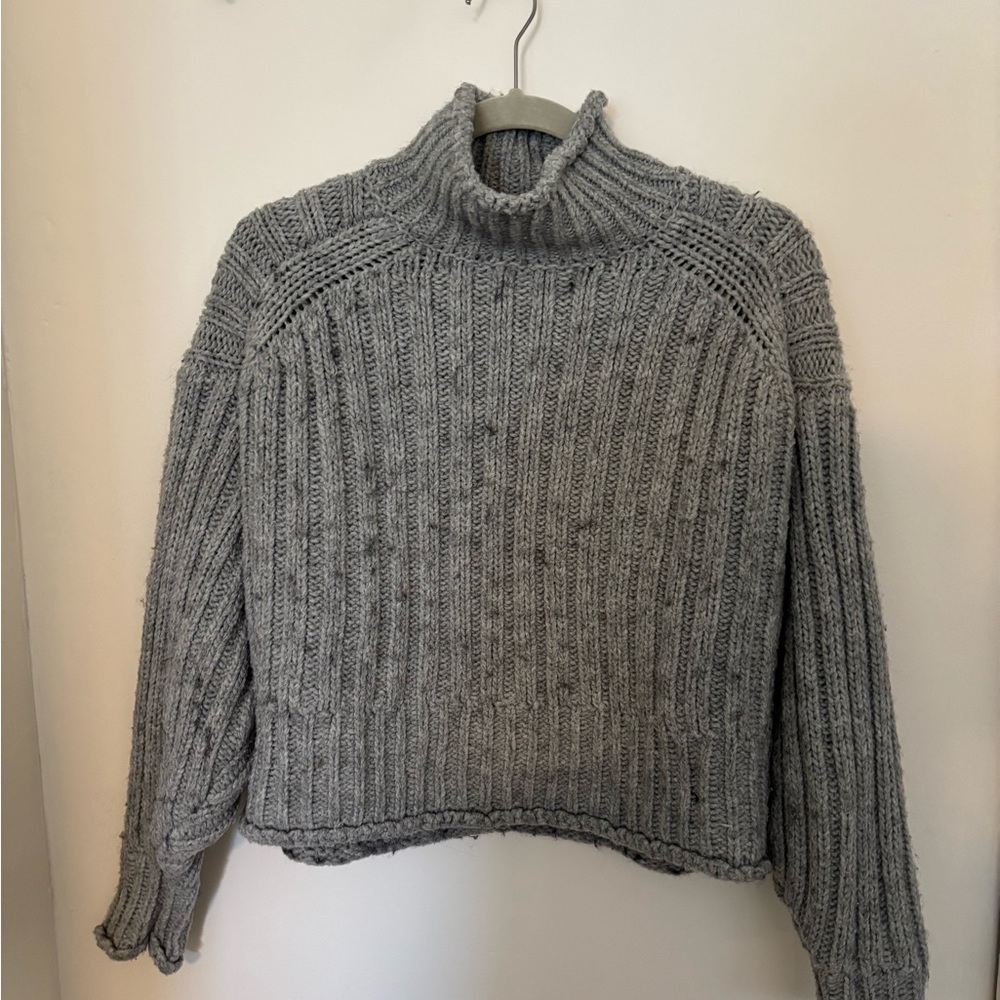 H&M Ribbed Gray Turtleneck Sweater